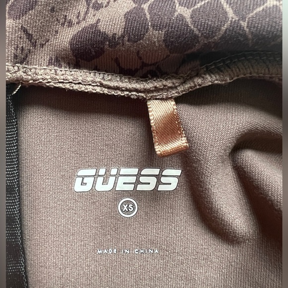 GUESS Mock Neck Erin Crop top (XS) - Picture 6 of 8
